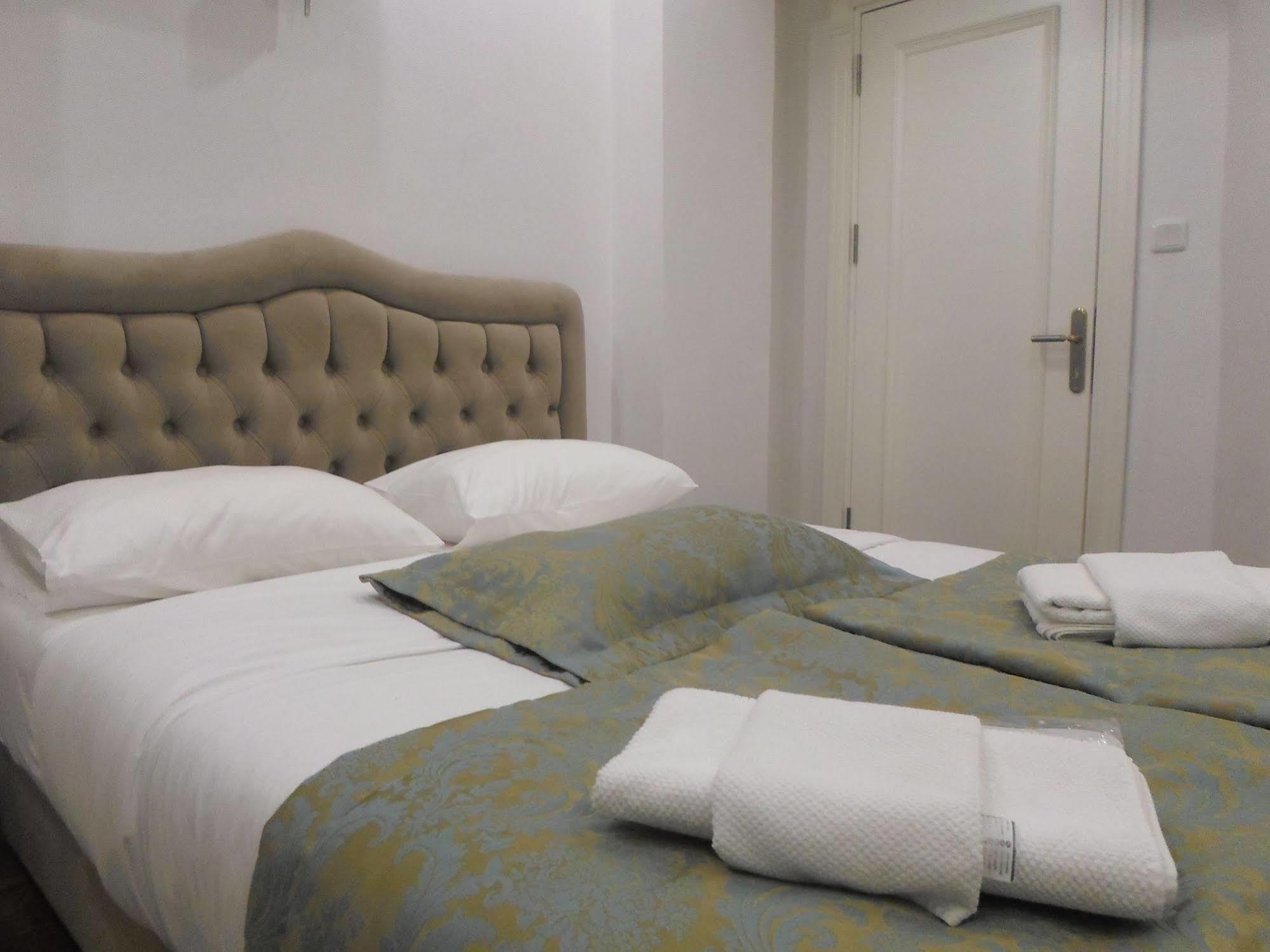 La Petite Maison Hotel Istanbul Exterior foto