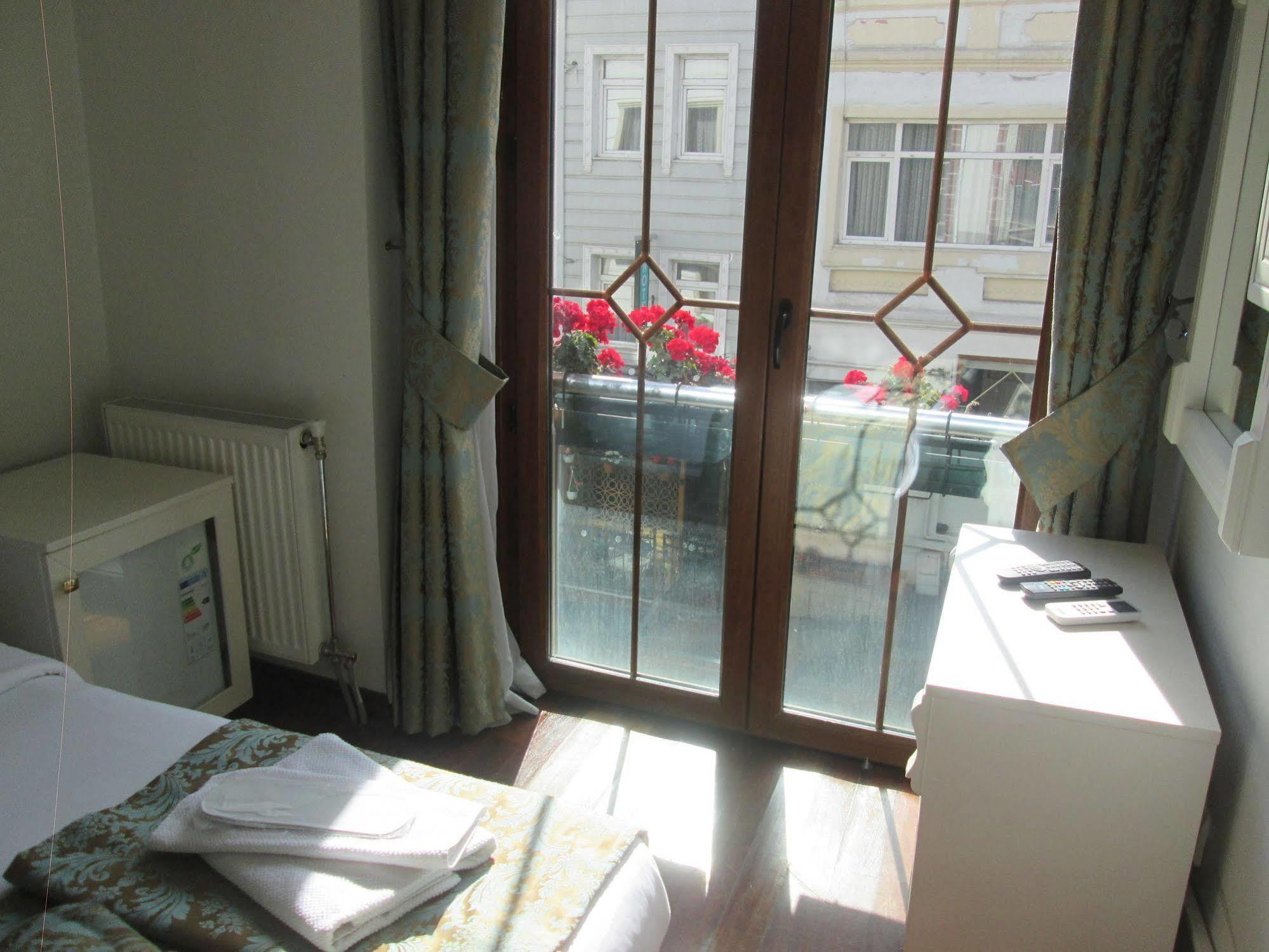 La Petite Maison Hotel Istanbul Exterior foto