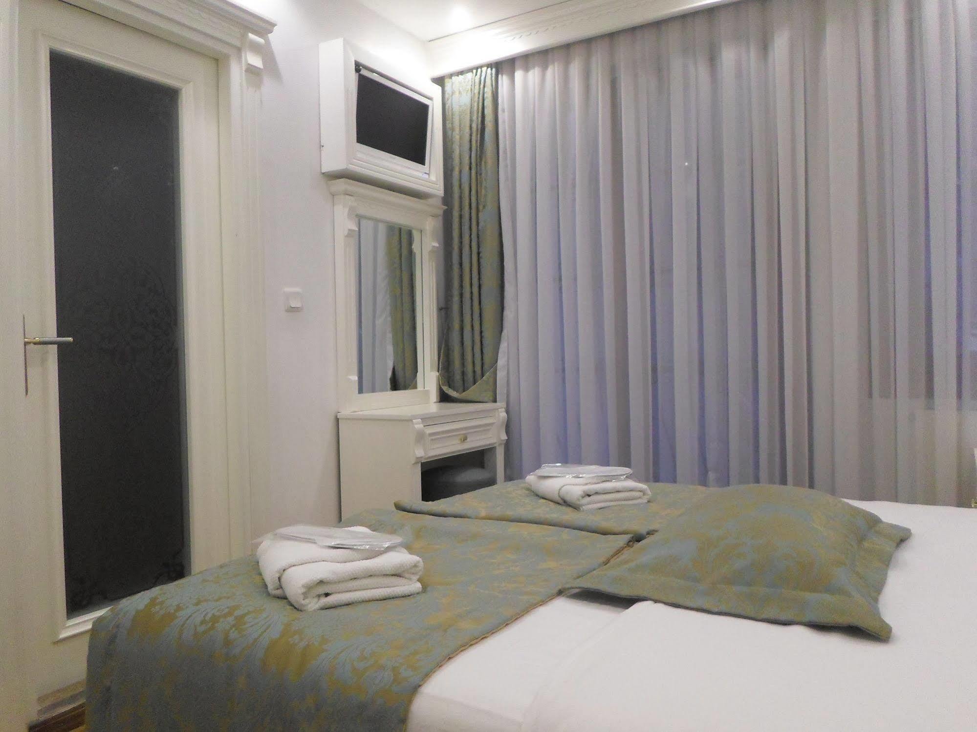 La Petite Maison Hotel Istanbul Exterior foto
